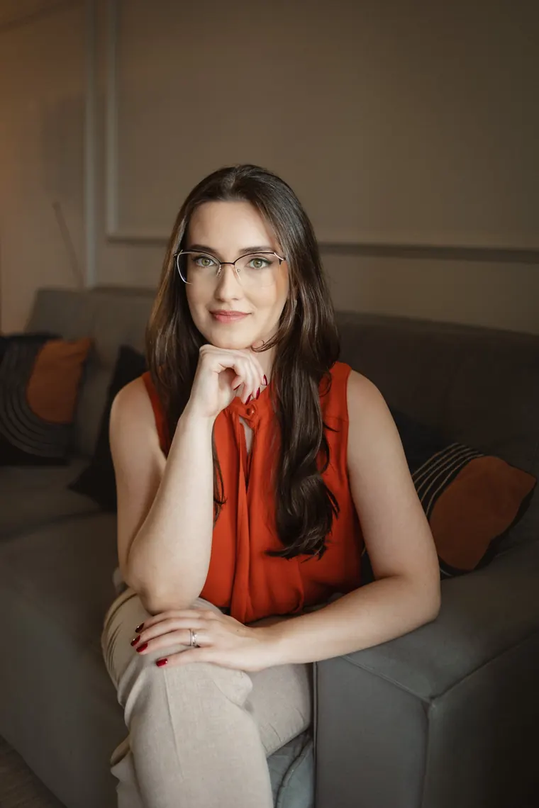 Dra. Sílvia Nicolau